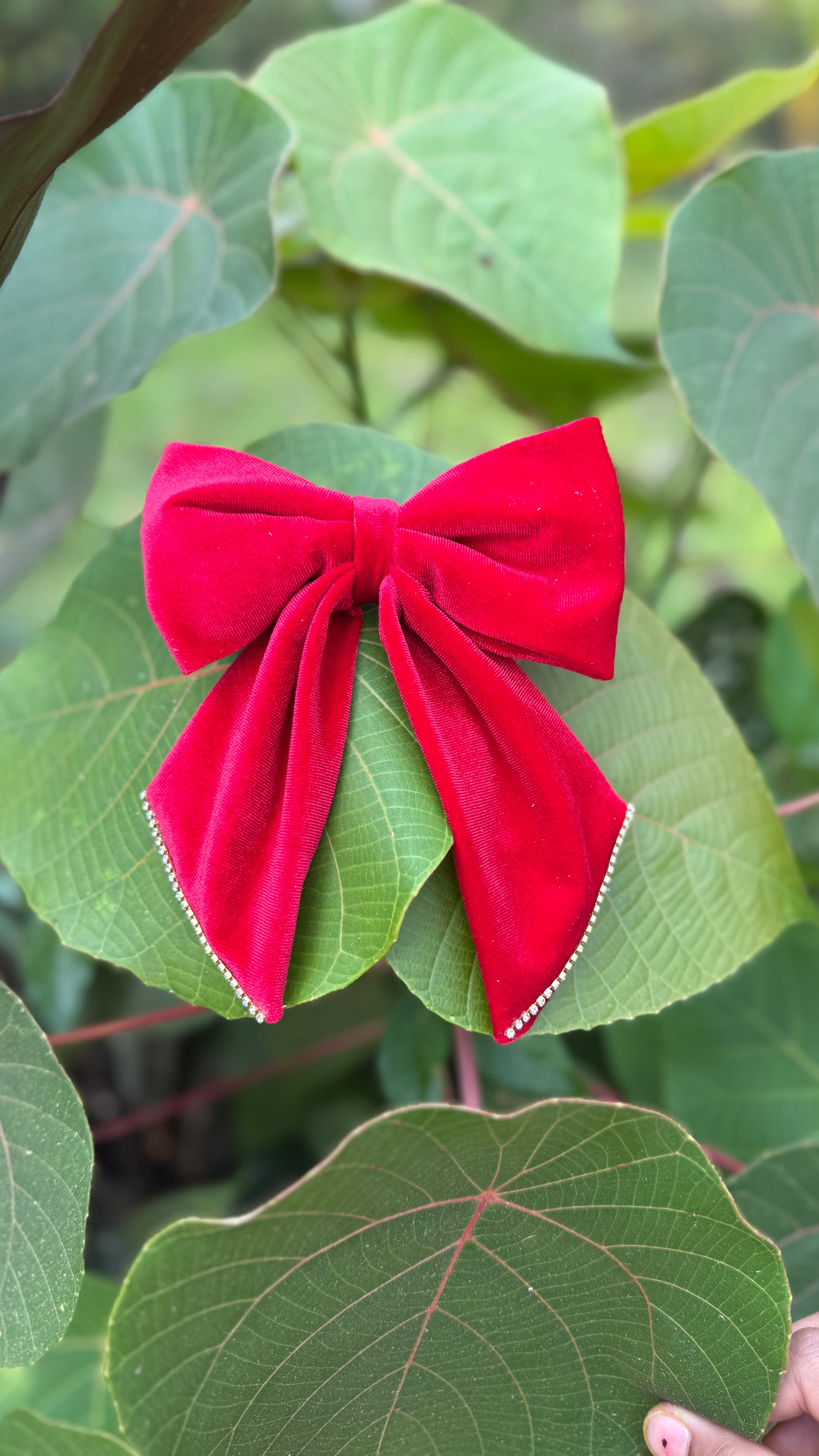 Red Velvet bow with studs at bottom (L size)